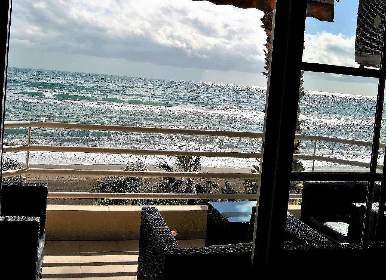 Apartamento Frente Al Mar,Primera Linea Rincon de la Victoria Ngoại thất bức ảnh