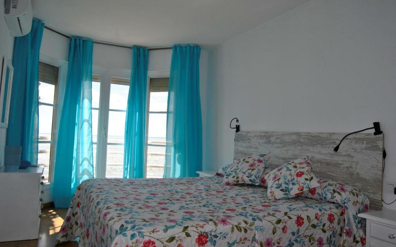 Apartamento Frente Al Mar,Primera Linea Rincon de la Victoria Ngoại thất bức ảnh