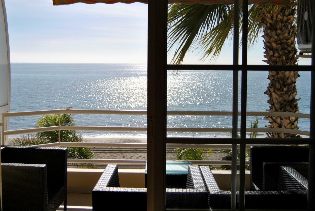 Apartamento Frente Al Mar,Primera Linea Rincon de la Victoria Ngoại thất bức ảnh
